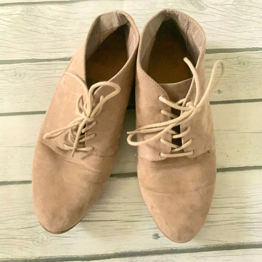 DV-Dolce Vita taupe lace up booties-8